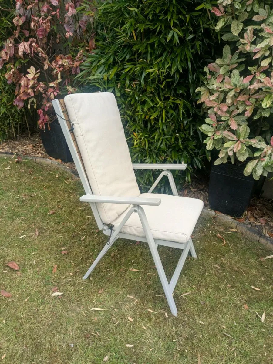 Reclining Garden Chairs x 4 with cushions - Image 1