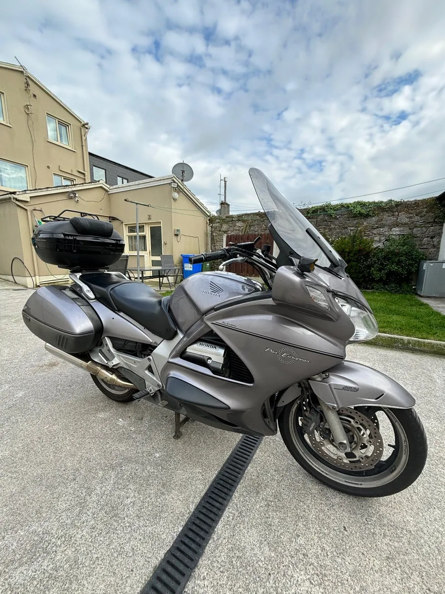Honda Pan European - Image 1