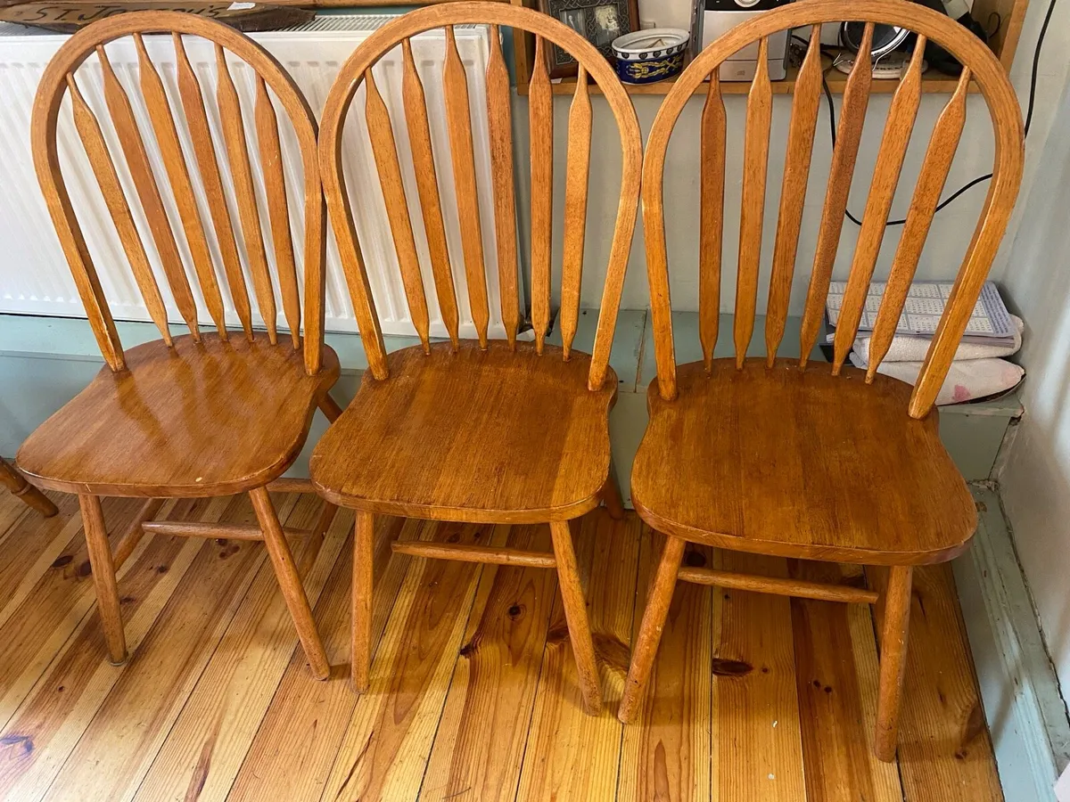 Kitchen chairs . - Image 4