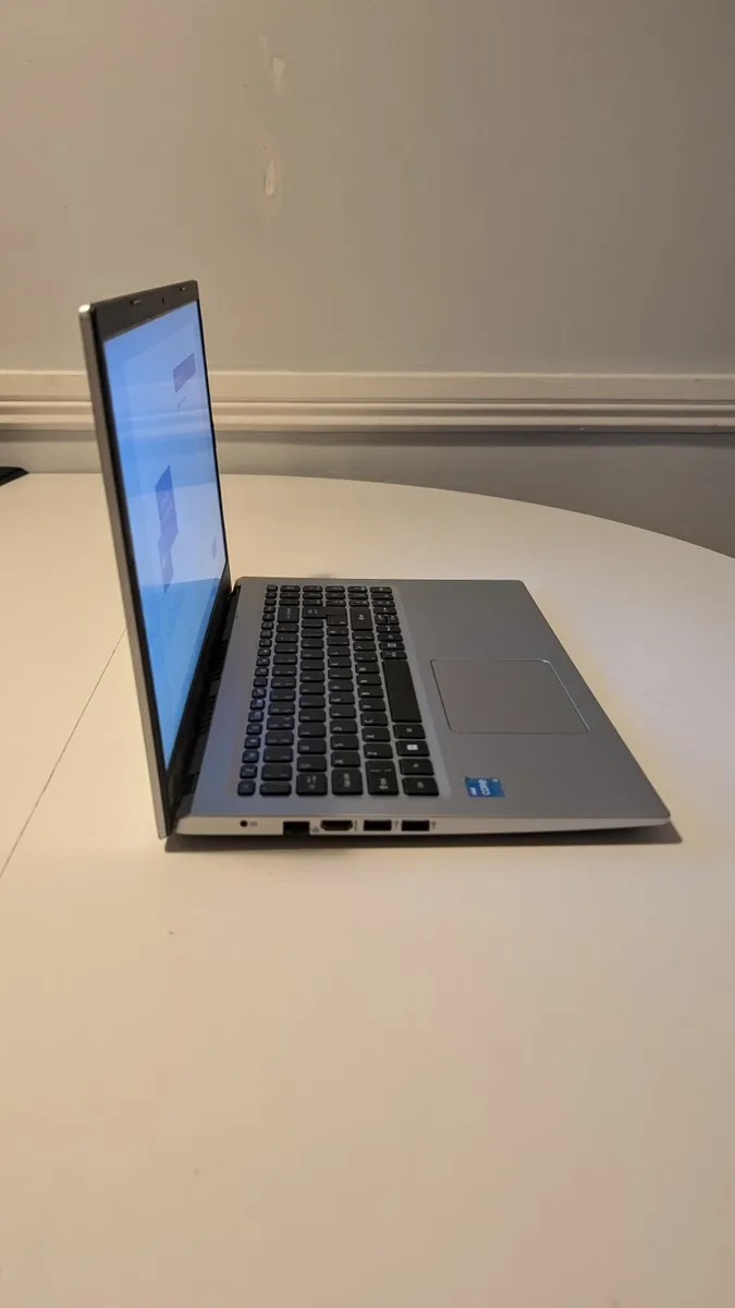 Laptop - Image 1