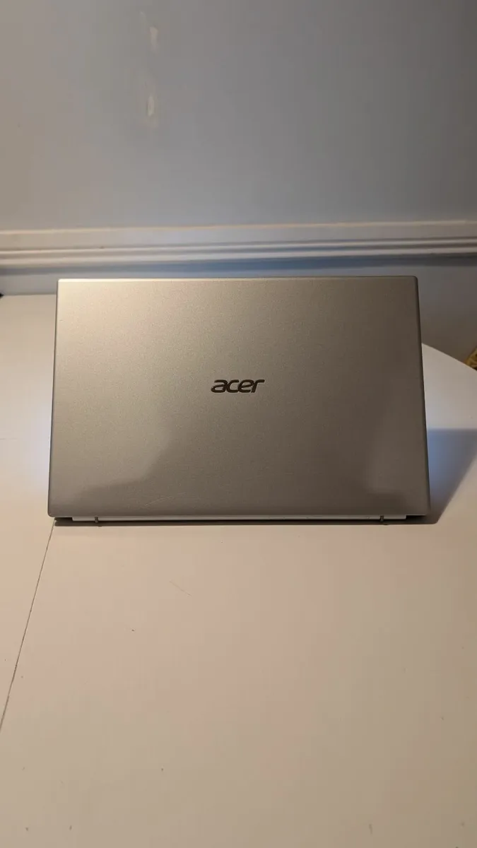 Laptop - Image 4
