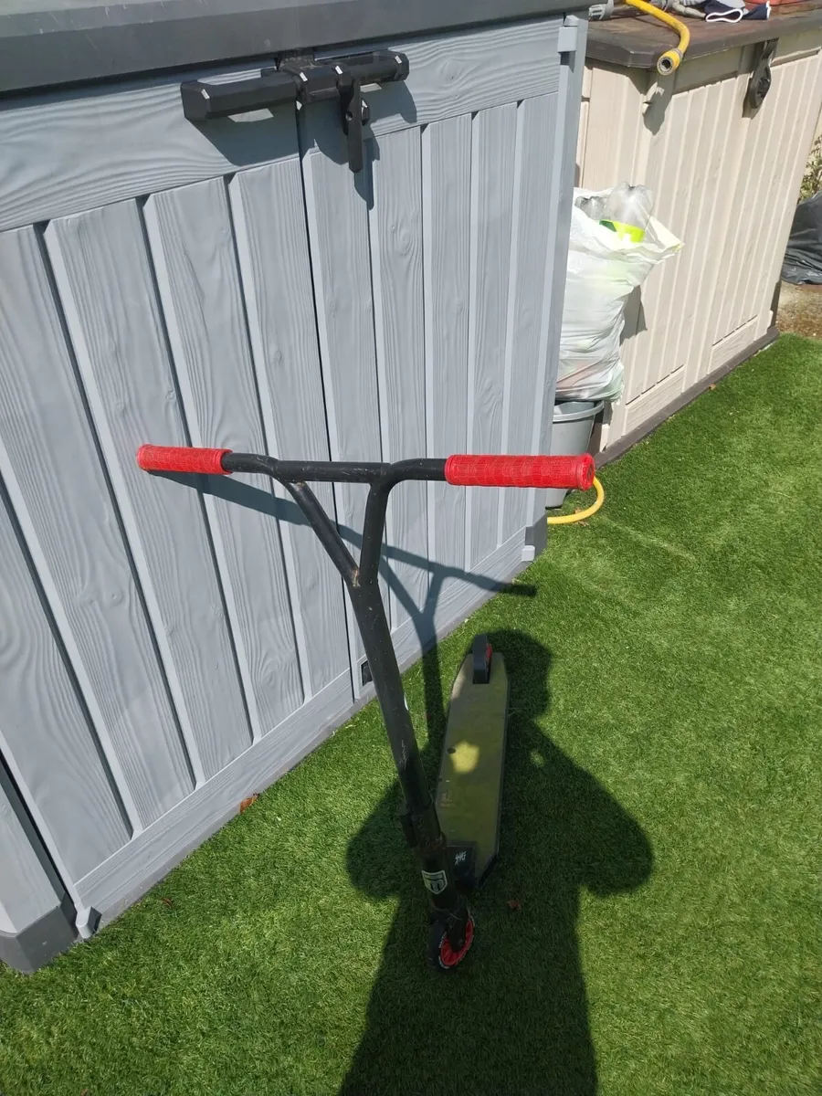 Scooter - Image 1