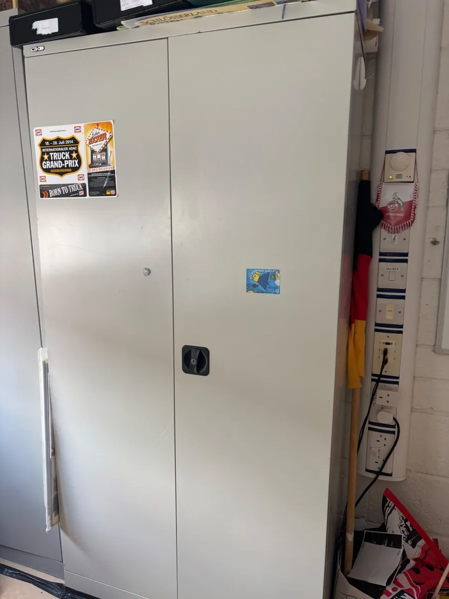 Storage cabinets - Image 2