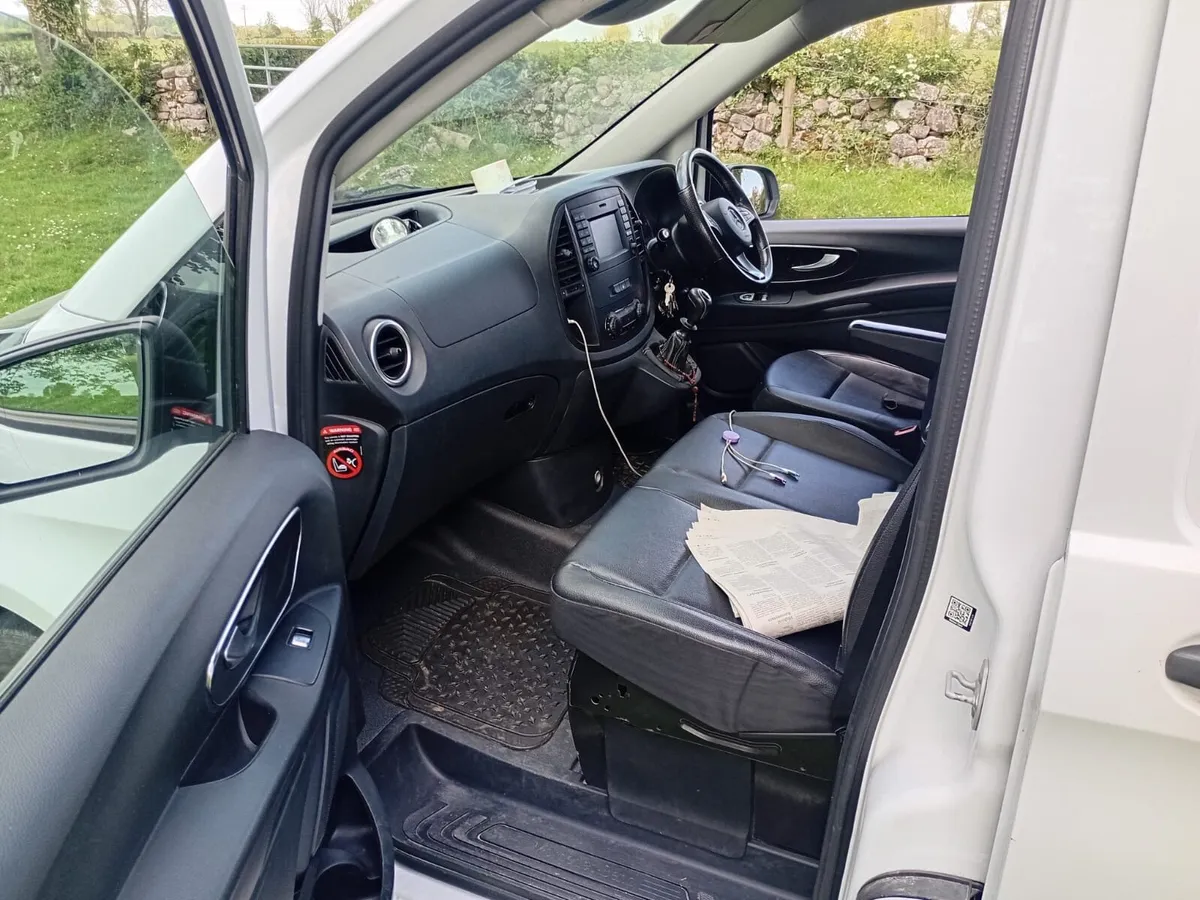 Mercedes van - Image 2