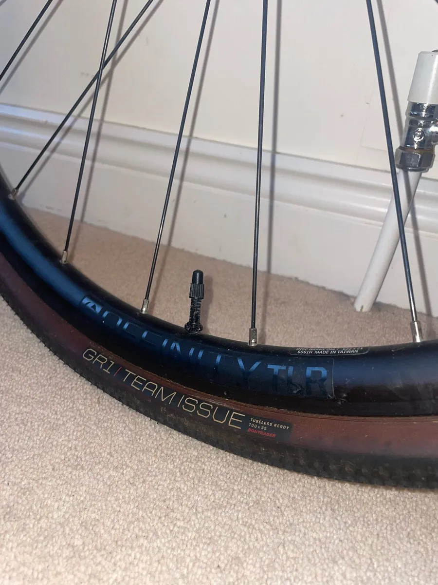 Bontrager Affinity TLR Wheelset - Image 1