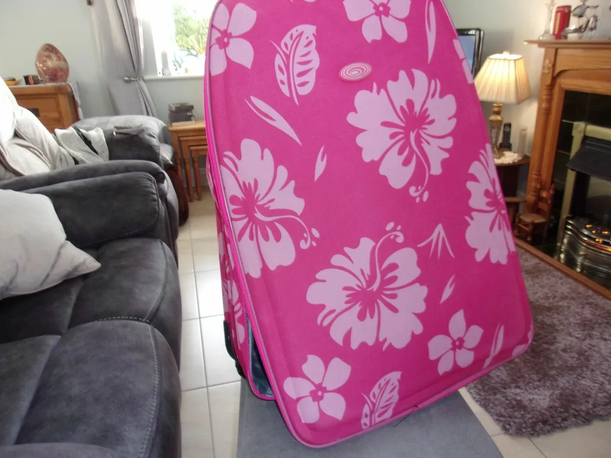 SUITCASES - Image 4