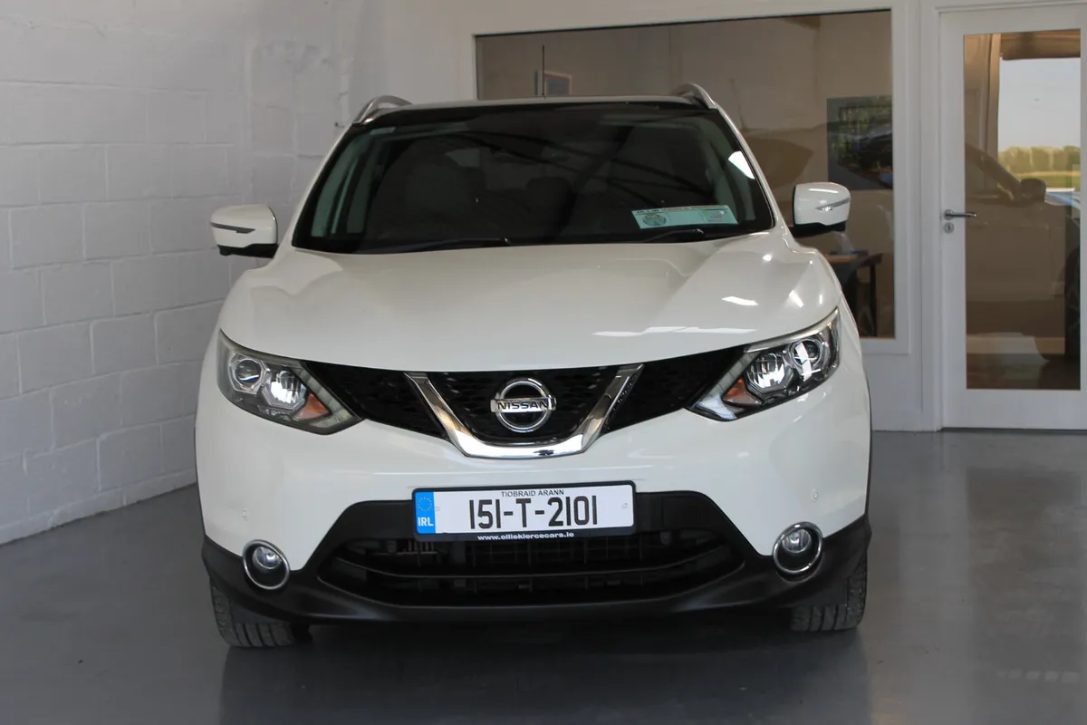 Nissan Qashqai 2015, SVE Panoramic Roof - Image 3