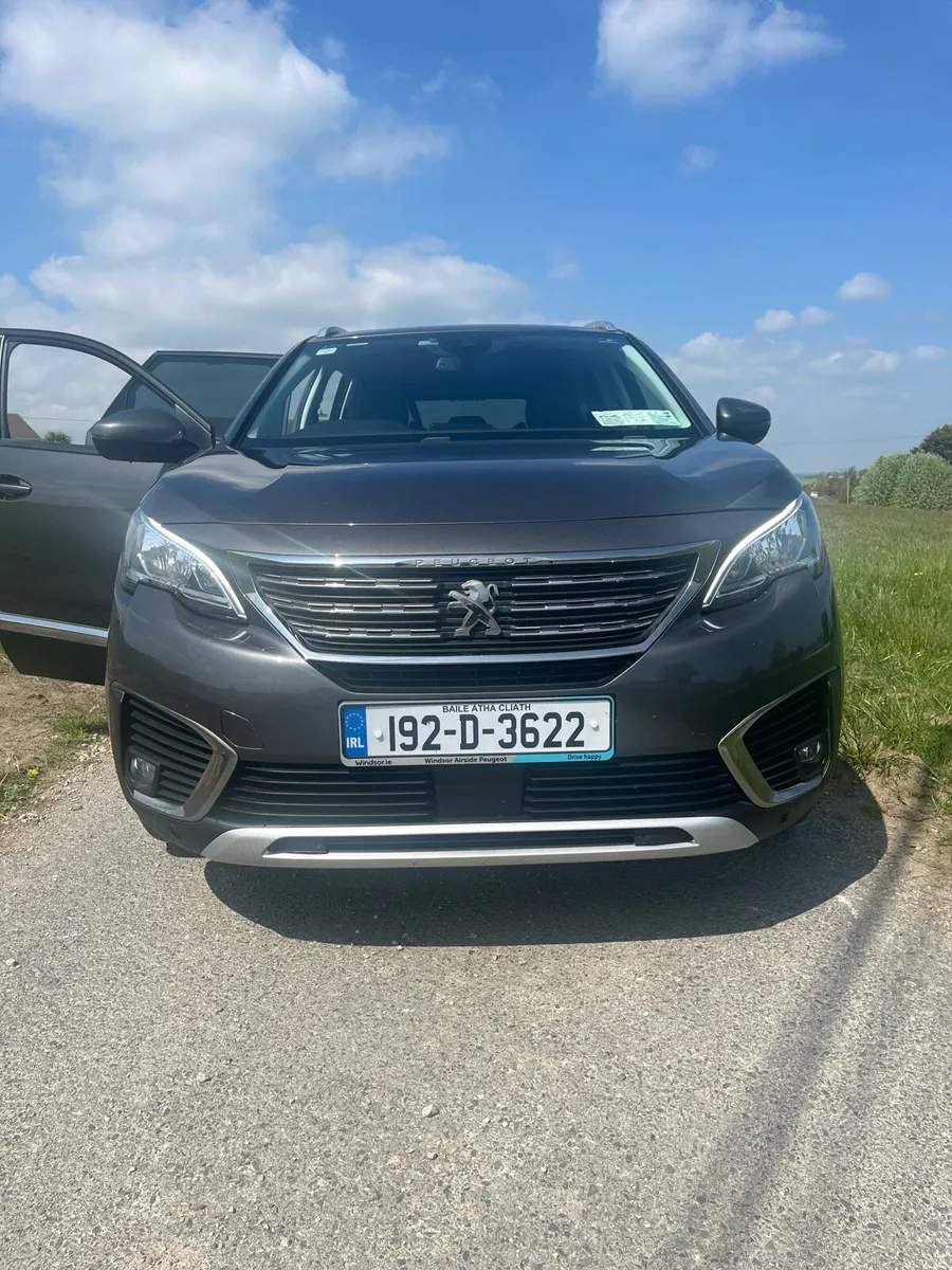192 Peugeot 5008 Allure 1.5 blueHdi 7 seater - Image 2