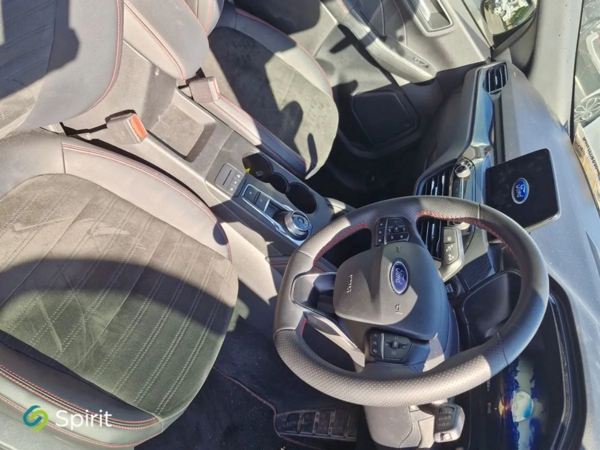 Ford Kuga 2.5 Duratec 225PS Phev St-line X Auto - Image 4