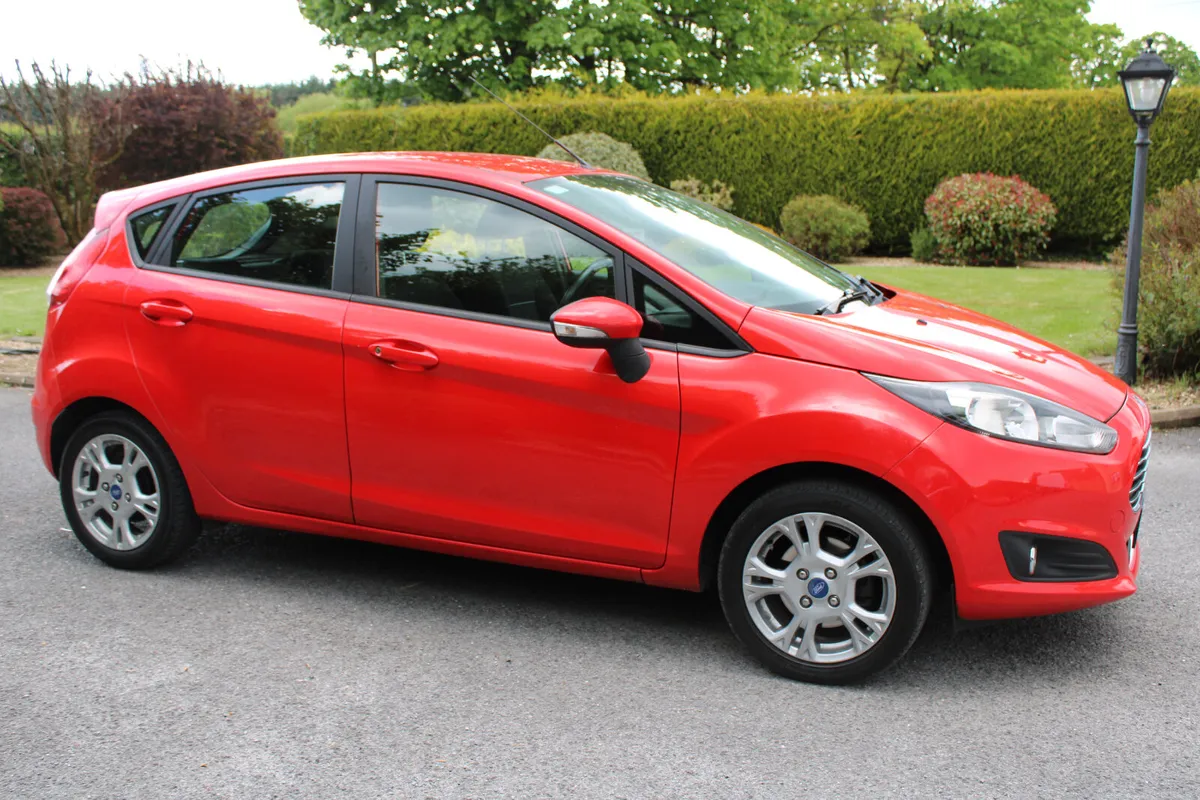 2015 FORD FIESTA 1.25 ZETEC 5DR. - Image 2