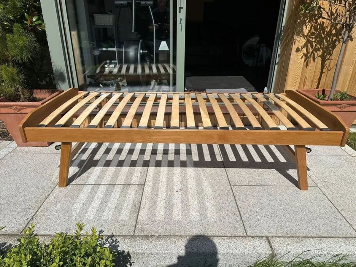 Solid wood single trundle bed frame in excellent condition - Image 3