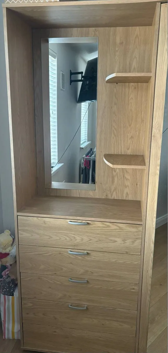 Wardrobe - Image 3
