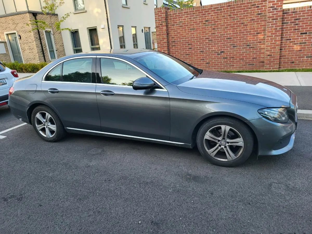 Mercedes  E Class - Image 4