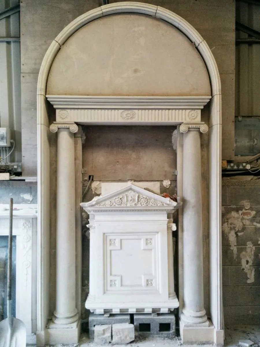 Portland stone doorway - Image 1