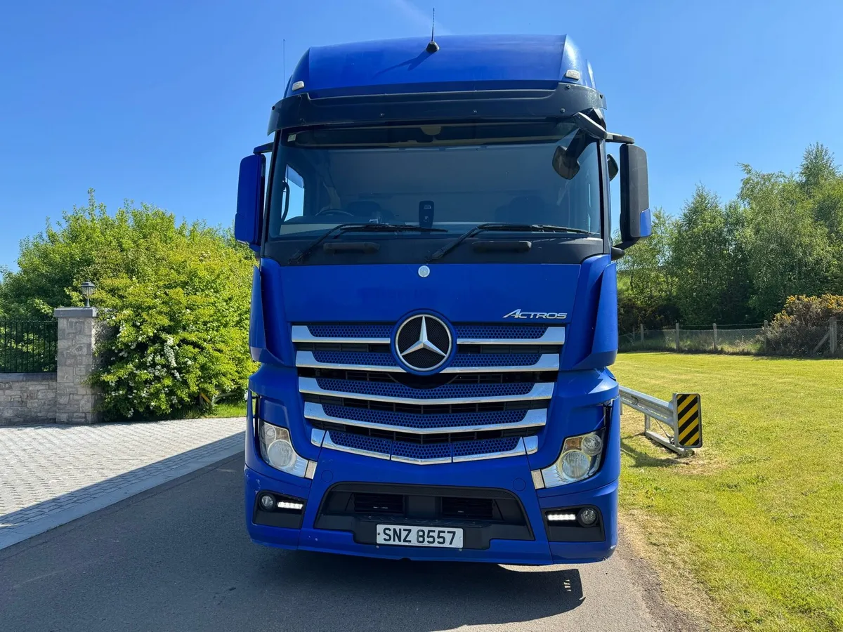 MERCEDES 18 TON RIGID(420 HP) - Image 1