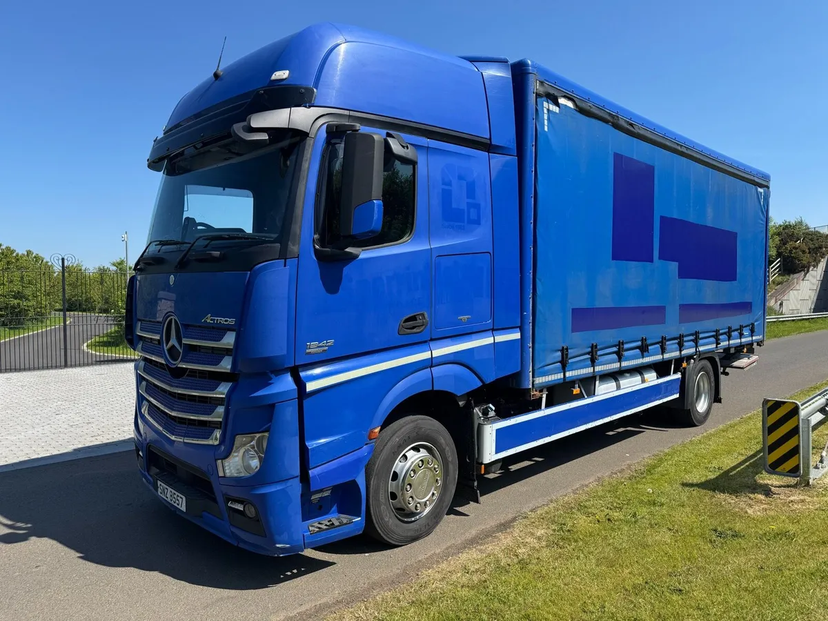 MERCEDES 18 TON RIGID(420 HP) - Image 2