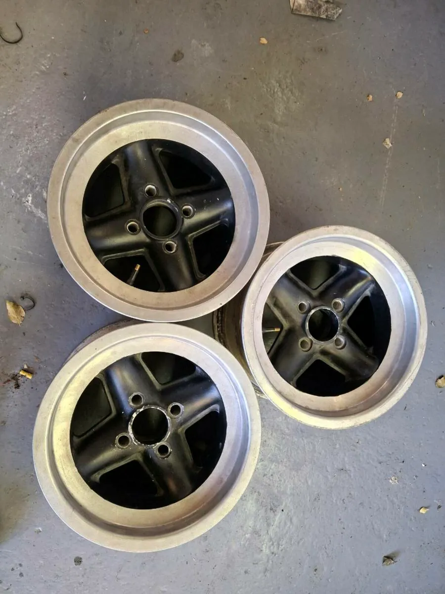 Revolution wheels