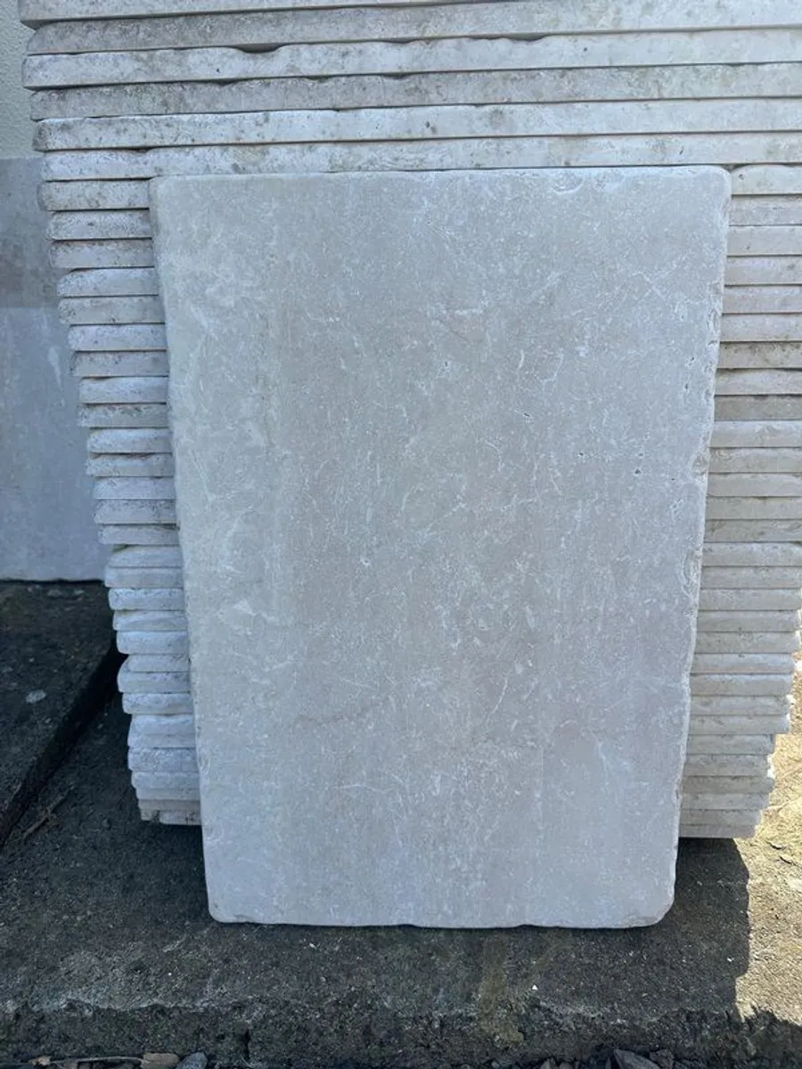 Solid limestone tumbled tiles - Image 3