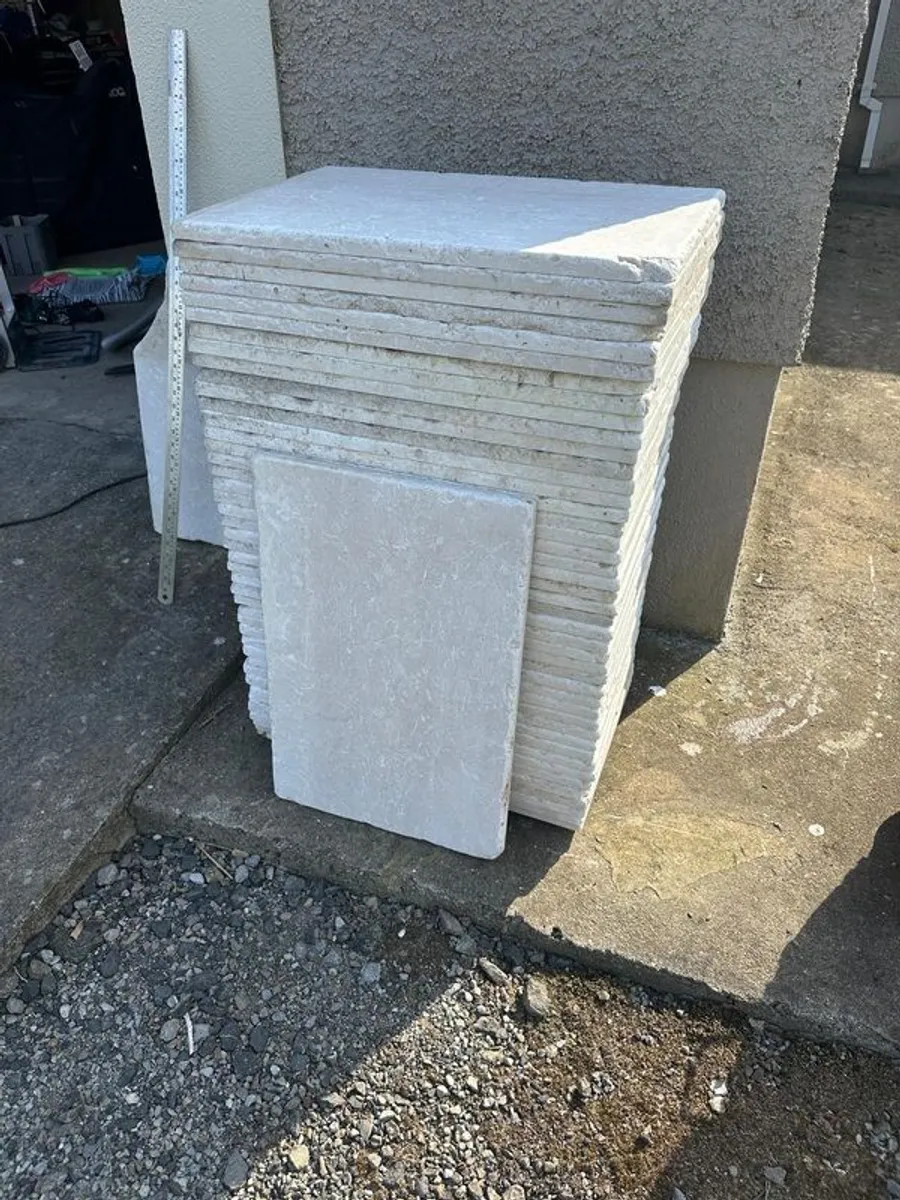 Solid limestone tumbled tiles - Image 4