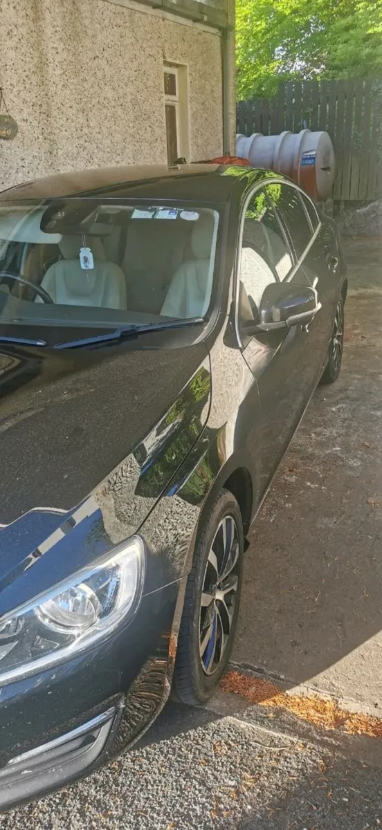 Volvo s60 - Image 2