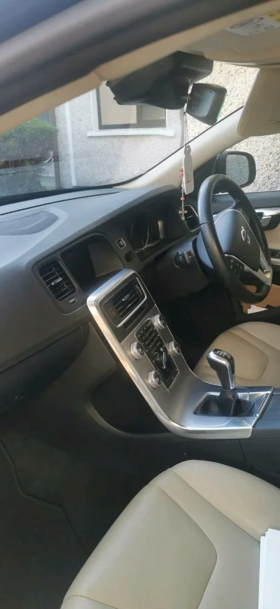 Volvo s60 - Image 4
