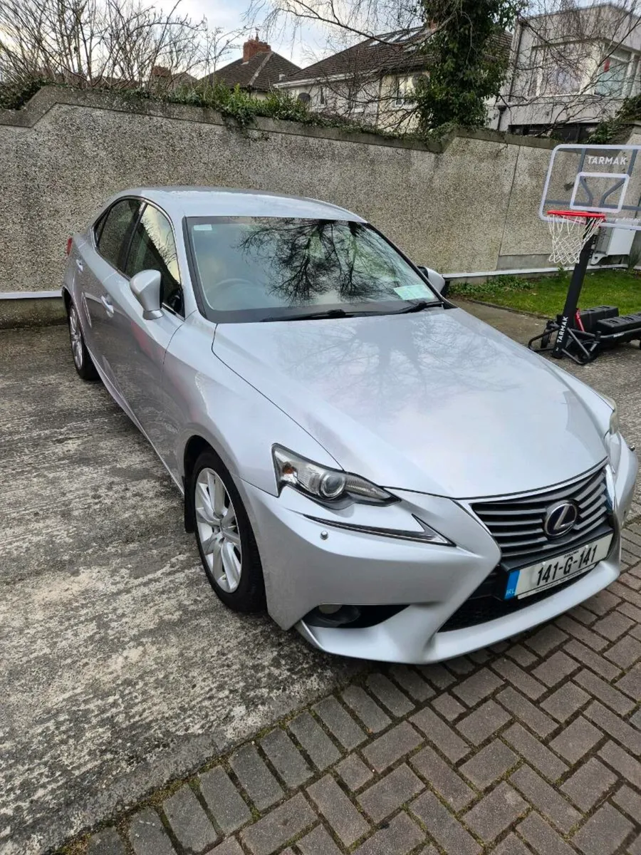 Lexus is300h - Image 1