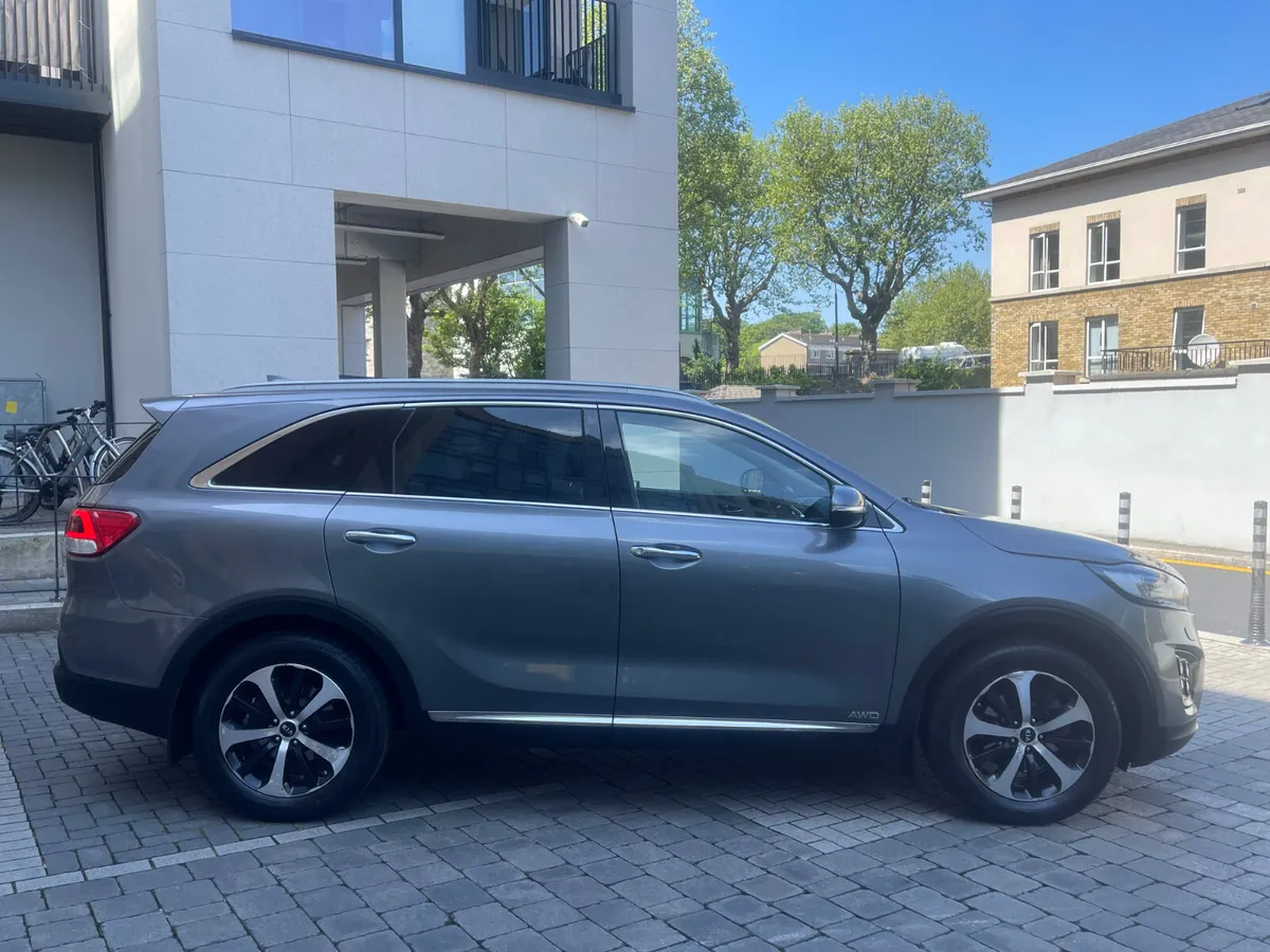 Kia Sorento 2.2 Diesel 7 Seater  NEW NCT - Image 2
