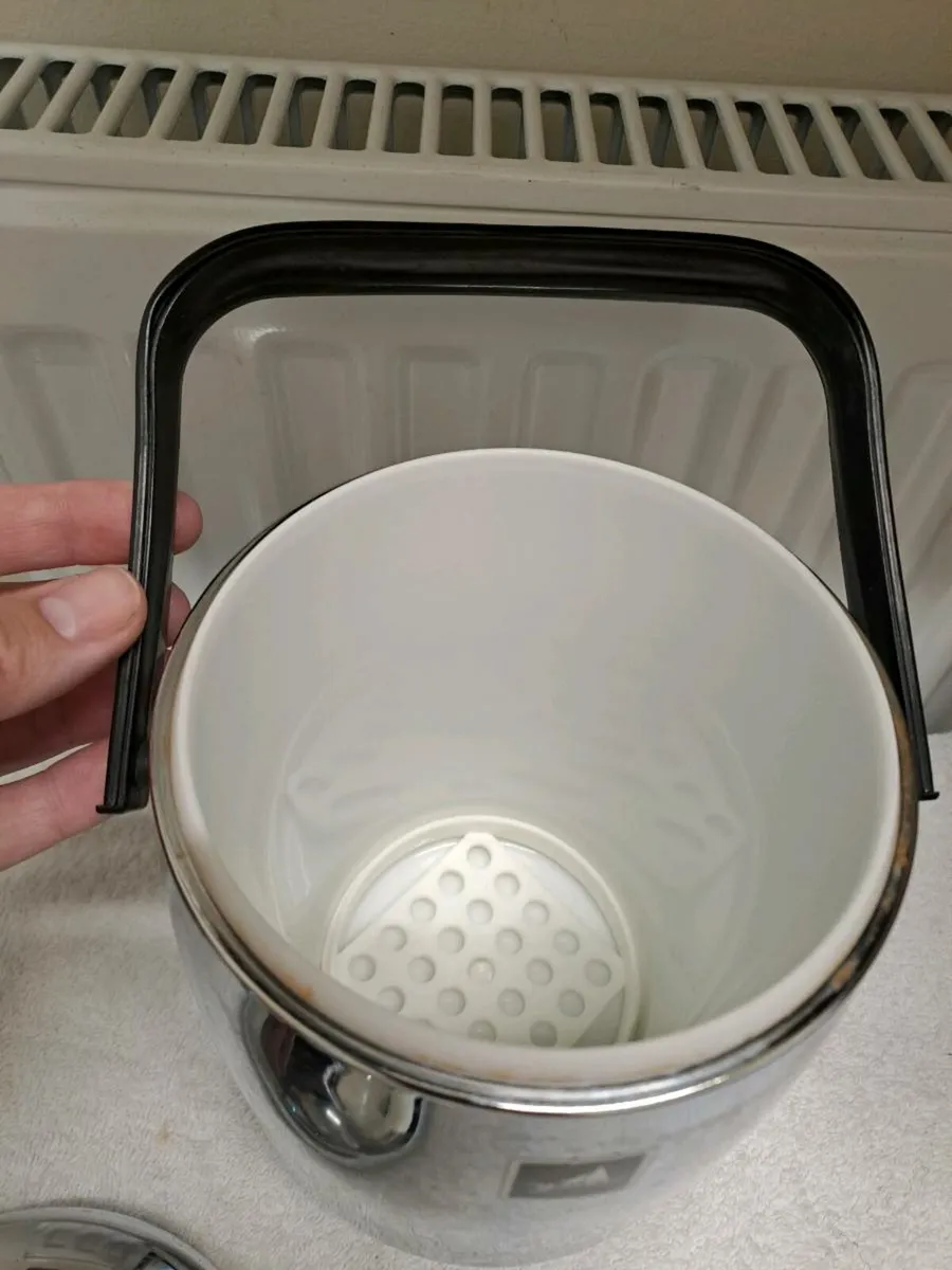 Vintage chrome Yacht ice bucket - Image 3
