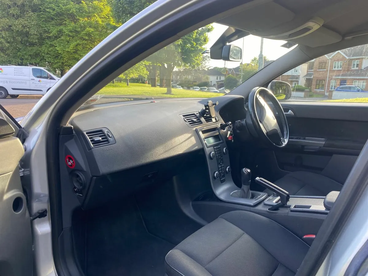 2010 Volvo S40 , 1.6 D, Manual - Image 2