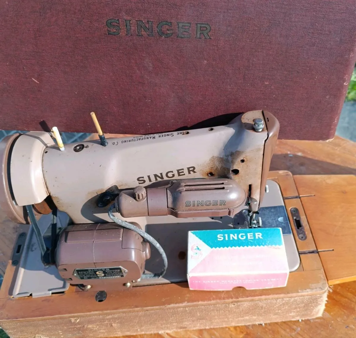 Singer Machines x 5 - Image 1