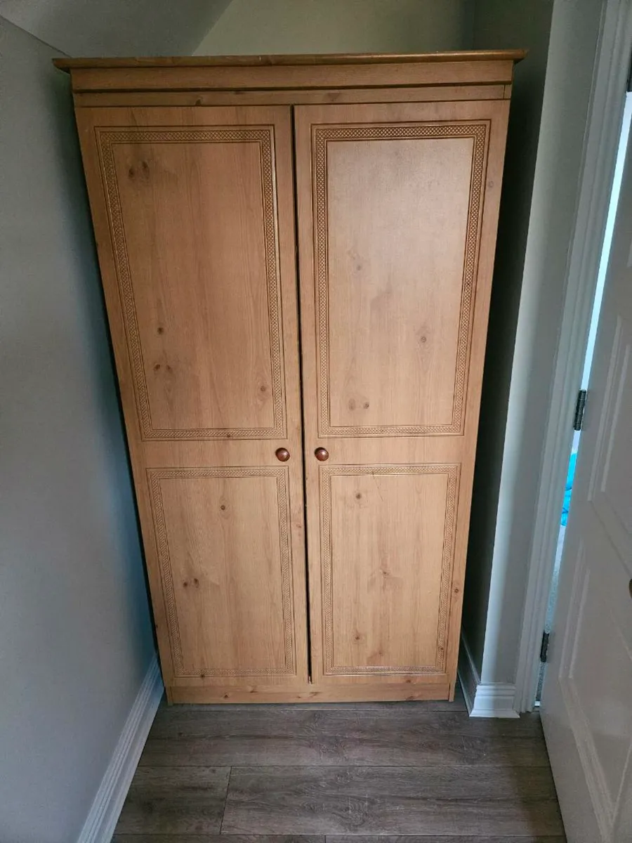 Wardrope - Image 1