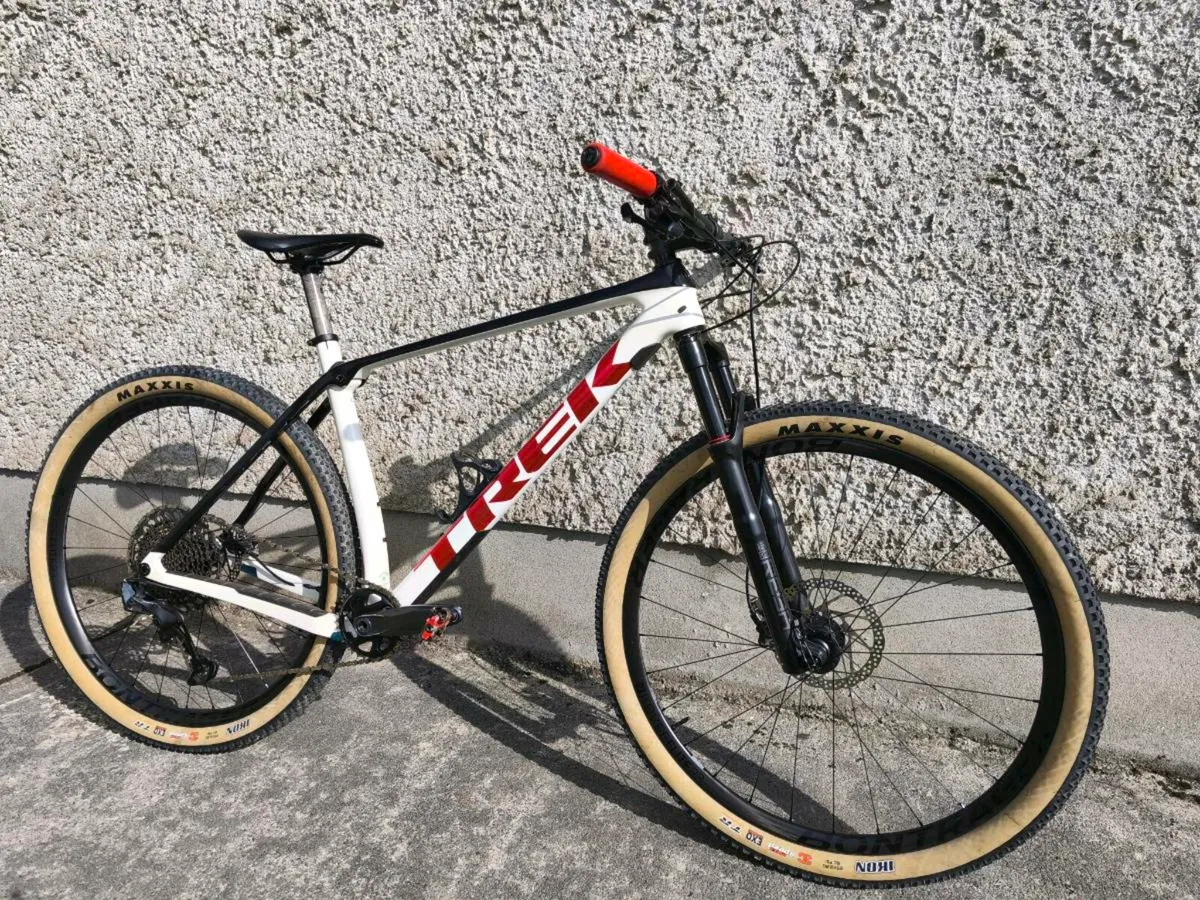 Trek Procaliber 9.7 carbon XL - Image 2