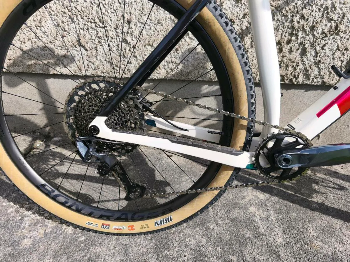 Trek Procaliber 9.7 carbon XL - Image 3