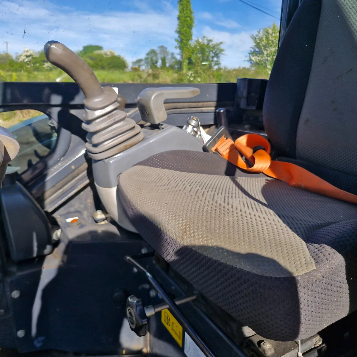 2019 Hitachi 26u.5 - Image 4