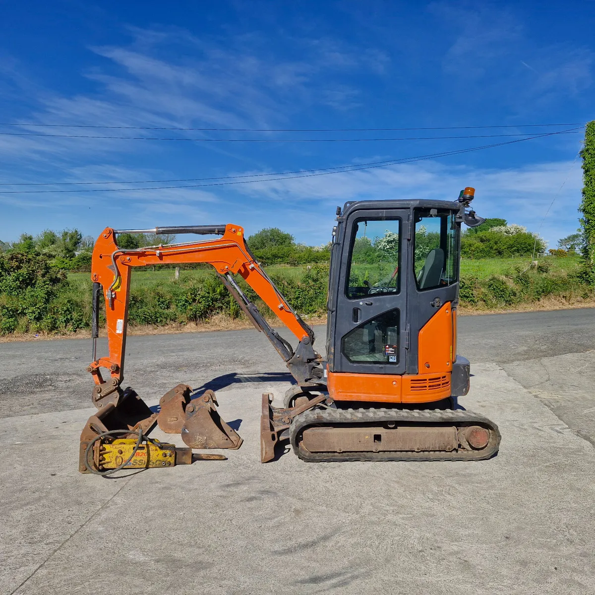 2019 Hitachi 26u.5 - Image 1