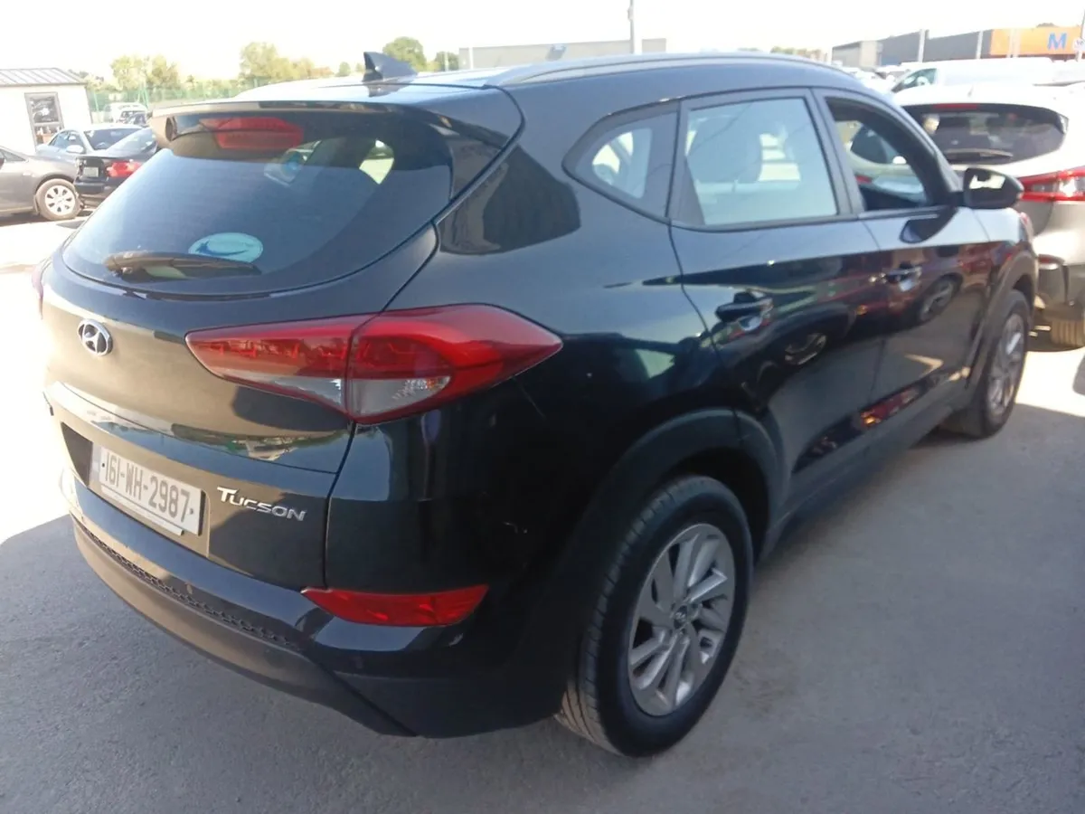 Hyundai Tucson 1.7 Crdi SE NAV Bl/dr - Image 4