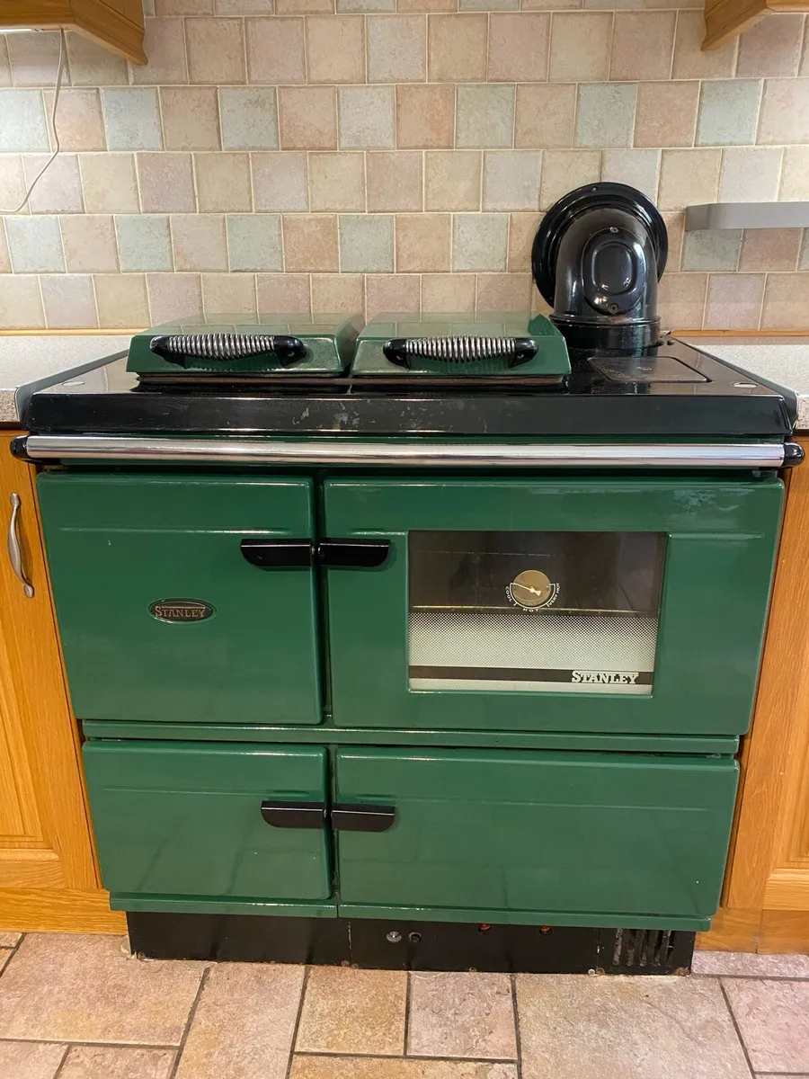 Stanley Oil Cooker and 5 ring Gas Hob - Image 1