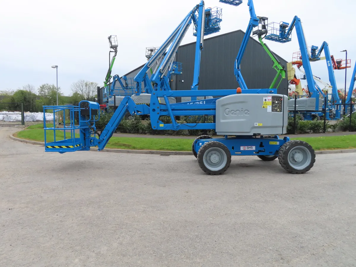 Genie Z45/25J Articulating Boom Lift 2014 - Image 1