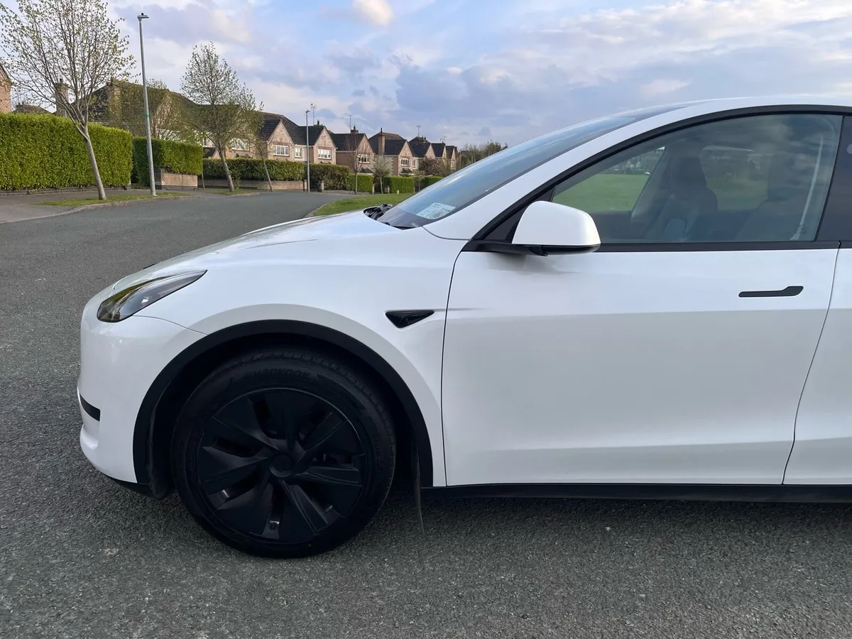 2024 Tesla Model Y , Hardware 4, extras, Toe bar - Image 4