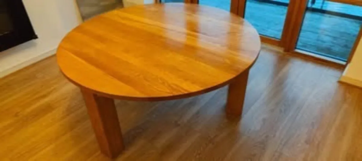 Large round Wooden table - Image 3