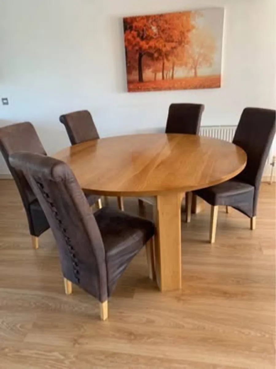 Large round Wooden table - Image 4