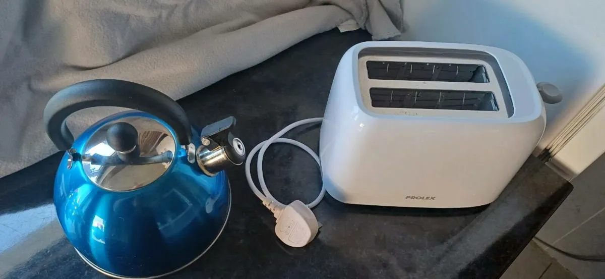 Gas boiling kettle, and toaster - Image 2