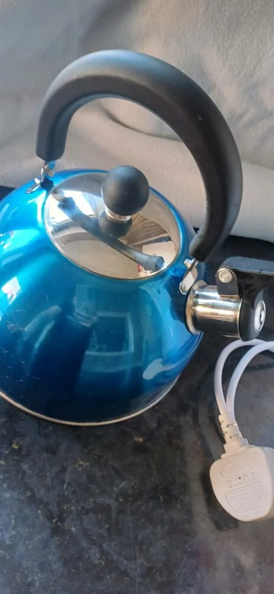 Gas boiling kettle, and toaster - Image 3