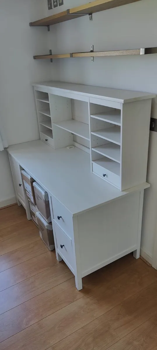 Large desk study - Image 1