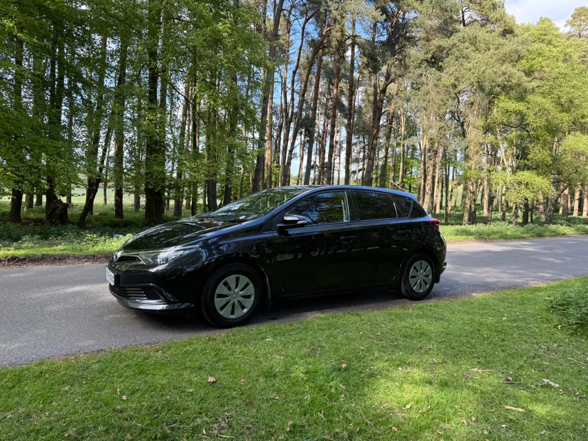Toyota Auris 1.4 Diesel Van 2019 - Image 3
