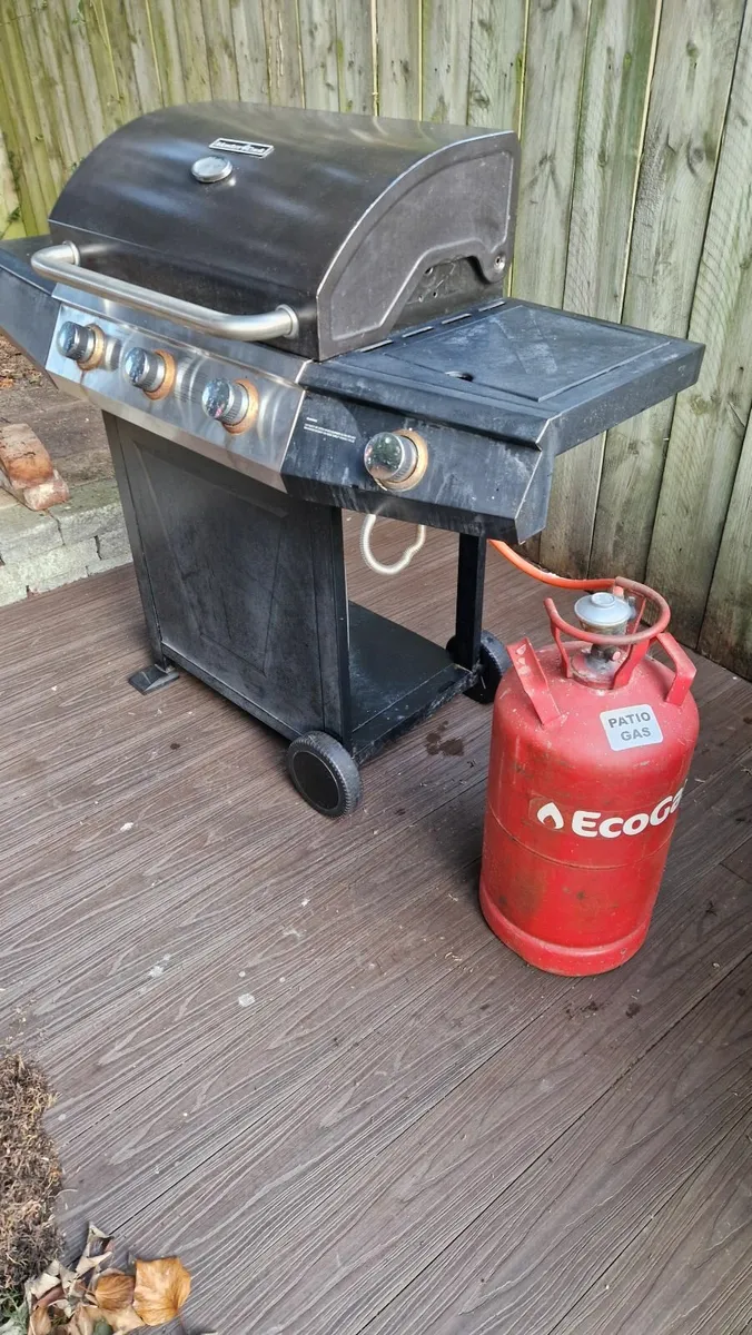 Gas barbeque / BBQ with gas cylinder Terenure - Image 3