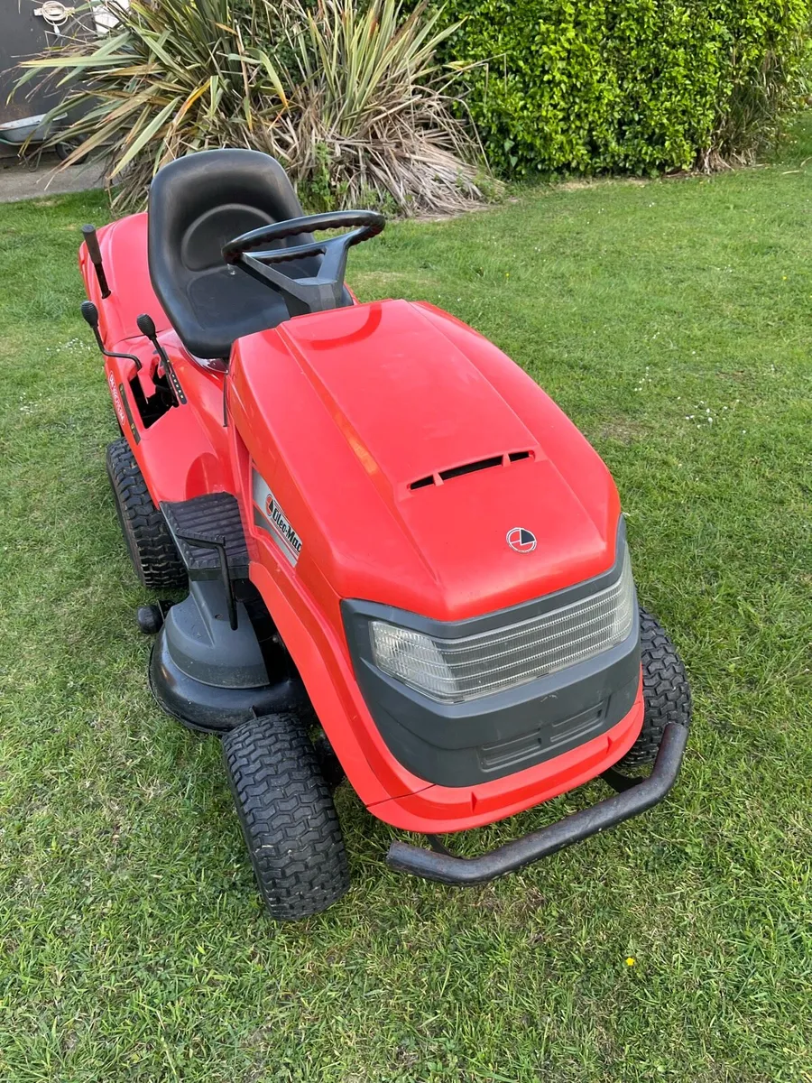 Ride on mower - Image 1