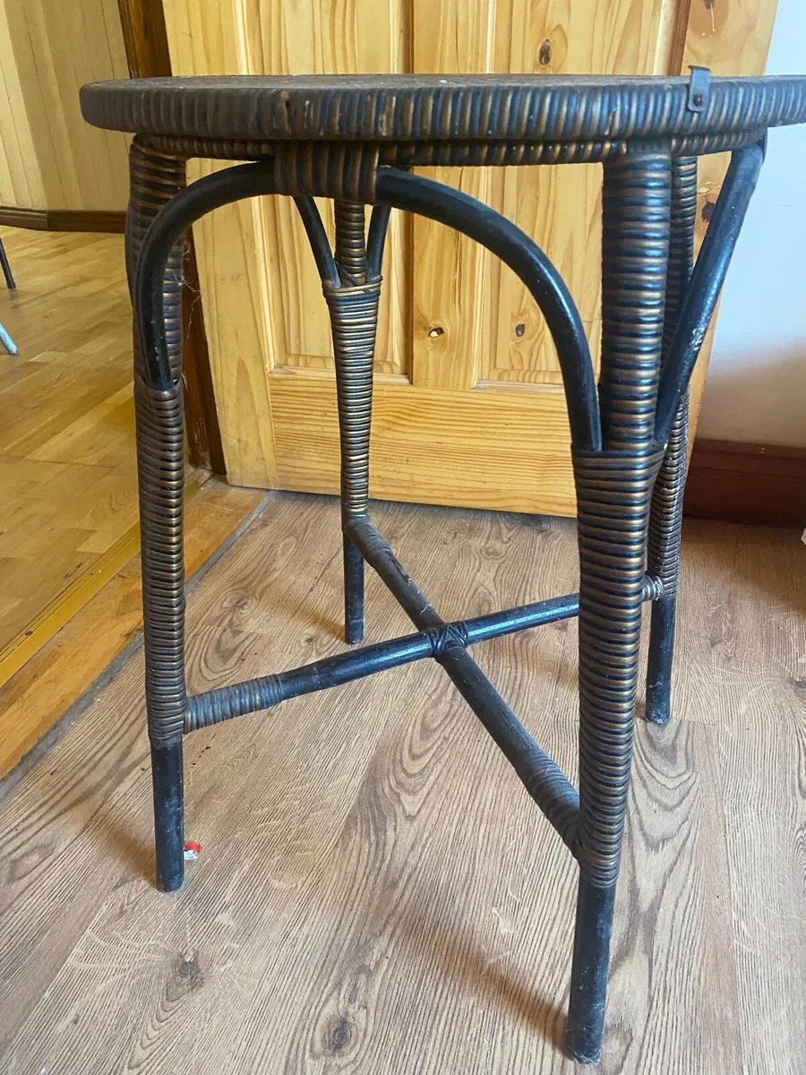 Lloyd loom side table - Image 2