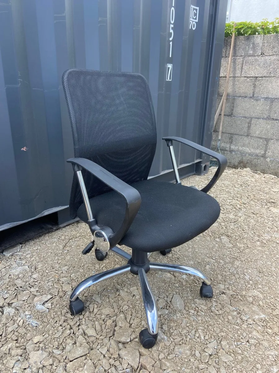 Office Chairs - Image 4