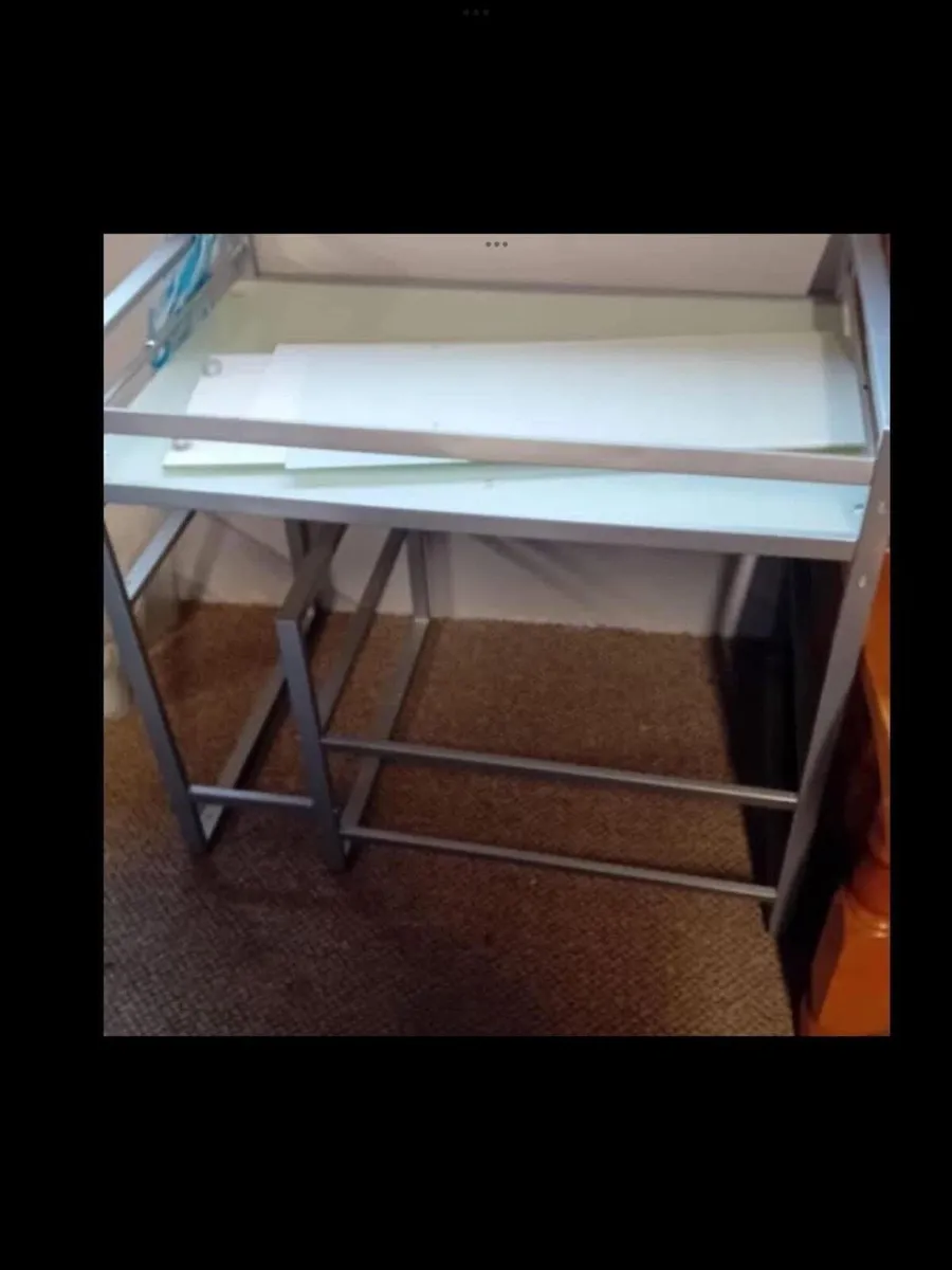Glass and steel computer table €15